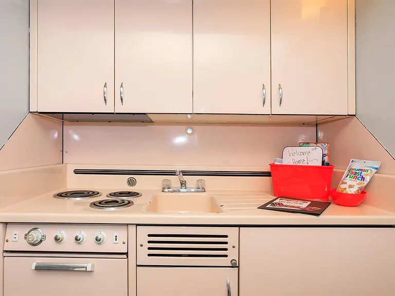Capitol Hill Apartments — Photo 18