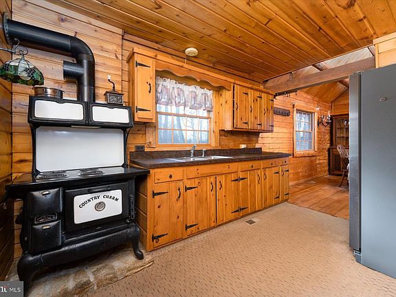 5th image of 5742 Brooks Woods Rd