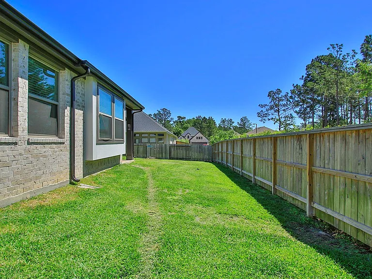 320 Rise Ln — Photo 33