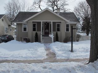 227 W School St, Villa Park, IL