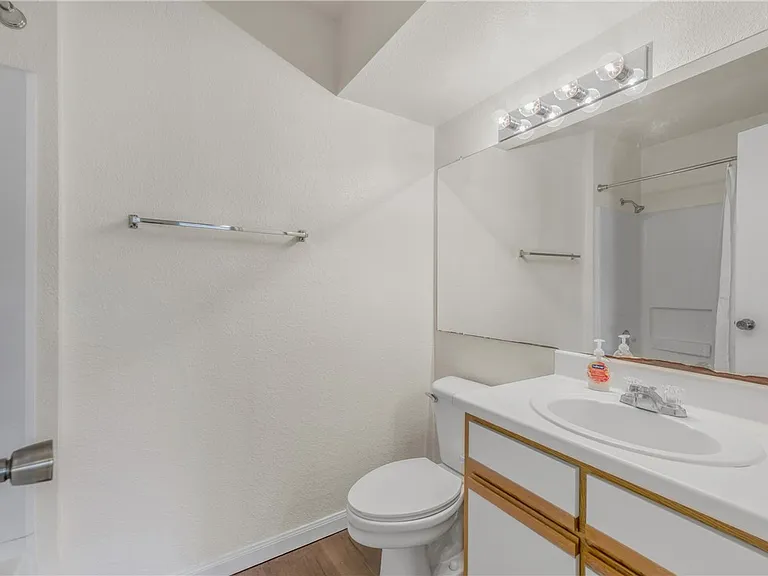 527 Parkway #303 — Photo 15