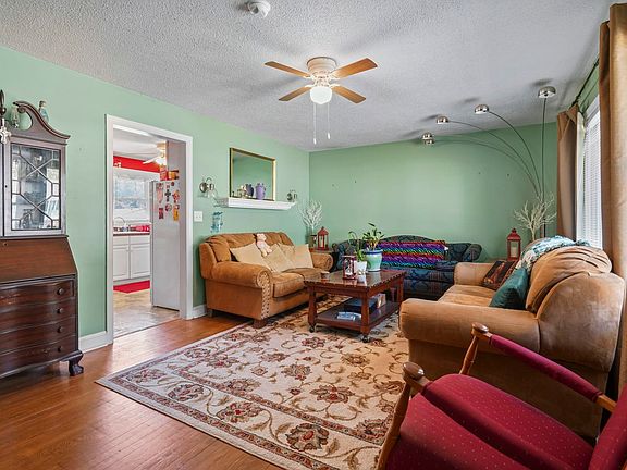 4th image of 2501 Withers St.