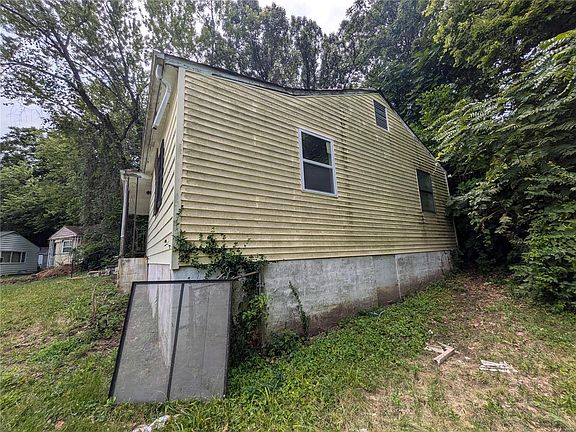 3rd image of 2235 Edmund Ave