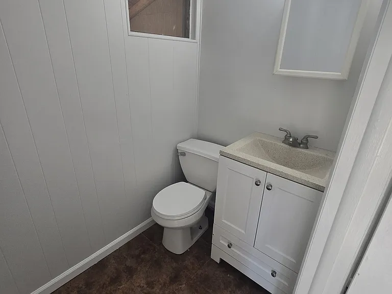 7924 NE San Rafael Dr — Photo 12