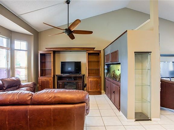 4th image of 512 Sherburn Ct