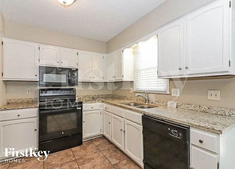 518 S Adams St — Photo 5