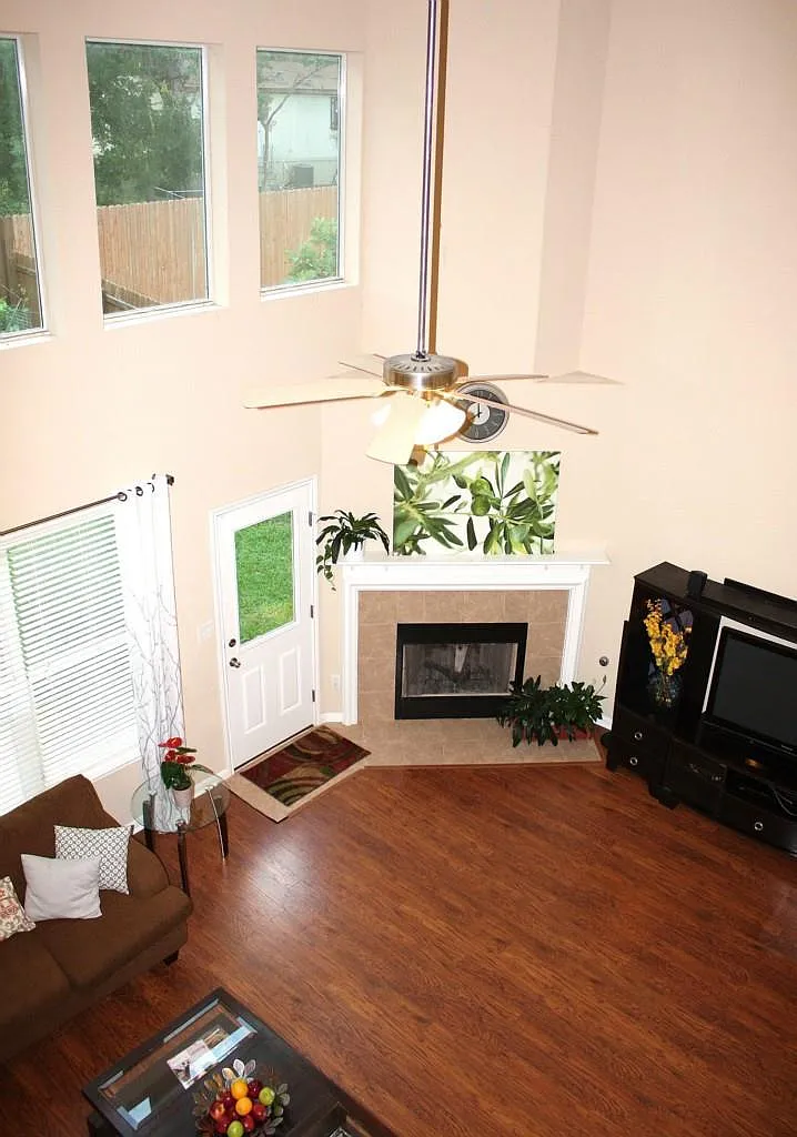 4 bed, 2.5 bath, 2454 sqft, $2,750 — Photo 4