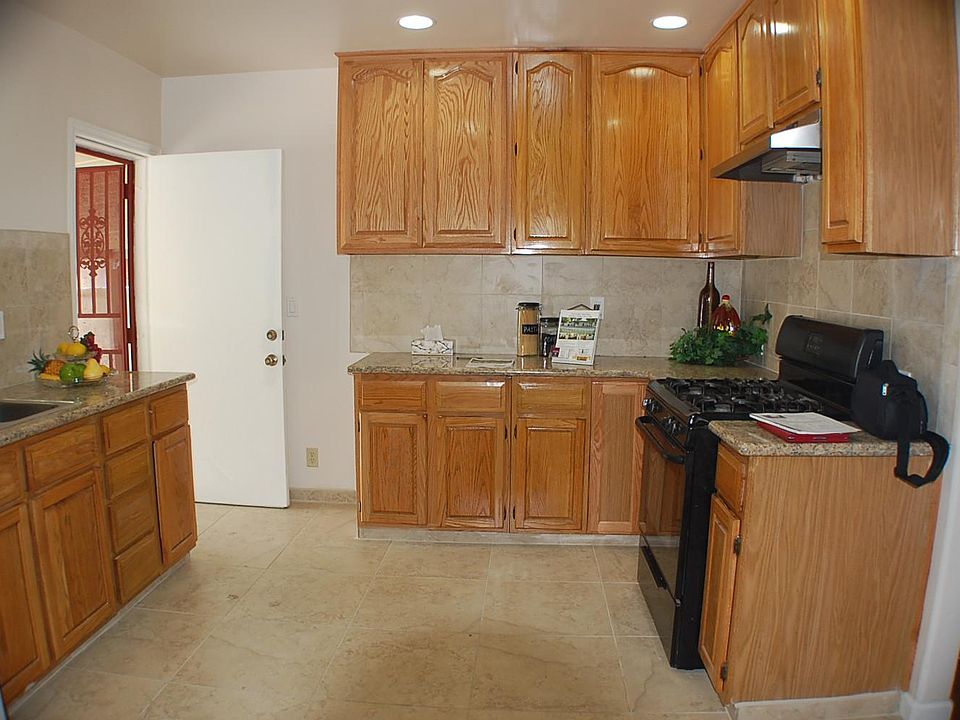 1st image of 398 Fuller Ave