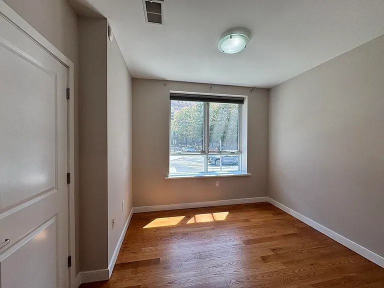 296 Grand St #1 — Photo 16