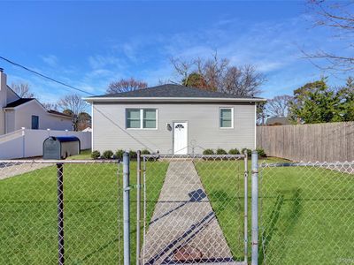 69 Doolittle Street, Brentwood, NY, 11717