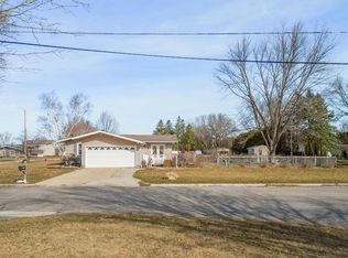 310 Howard St, Sumner, IA 50674