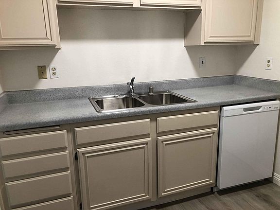 3rd image of 309 E Elk Ave APT 104