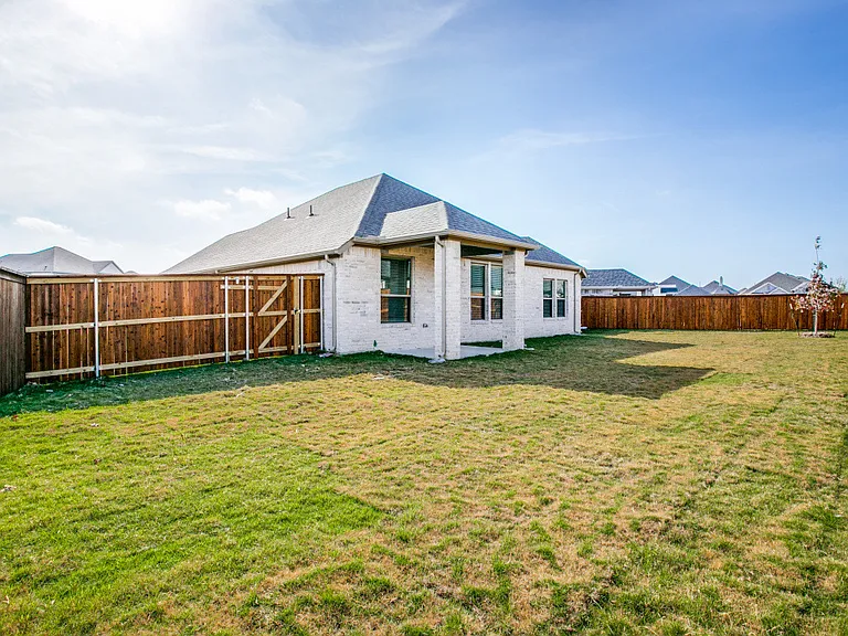 313 Ember Cir — Photo 22