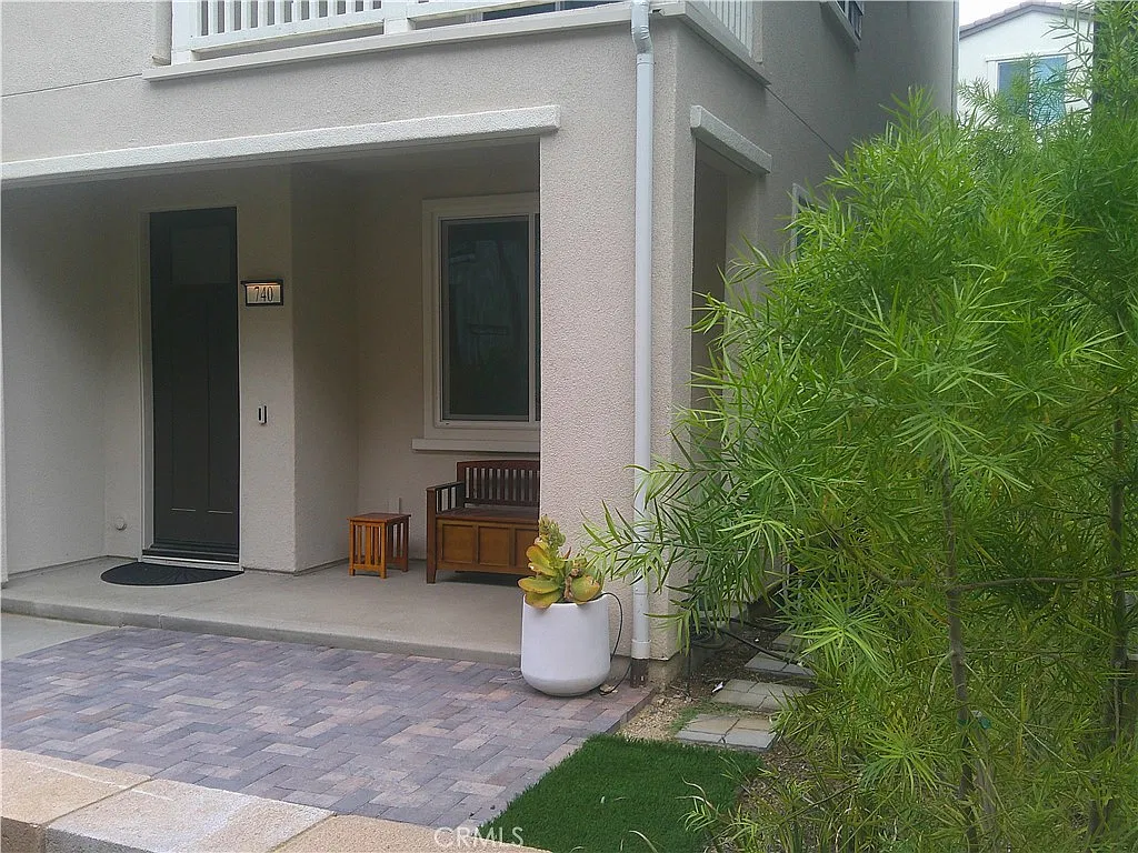 2 bed, 2.5 bath, 1414 sqft, $4,295 — Photo 2
