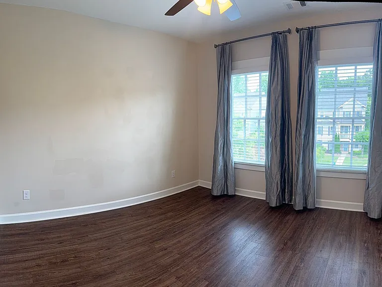 155 Inwood Walk — Photo 5