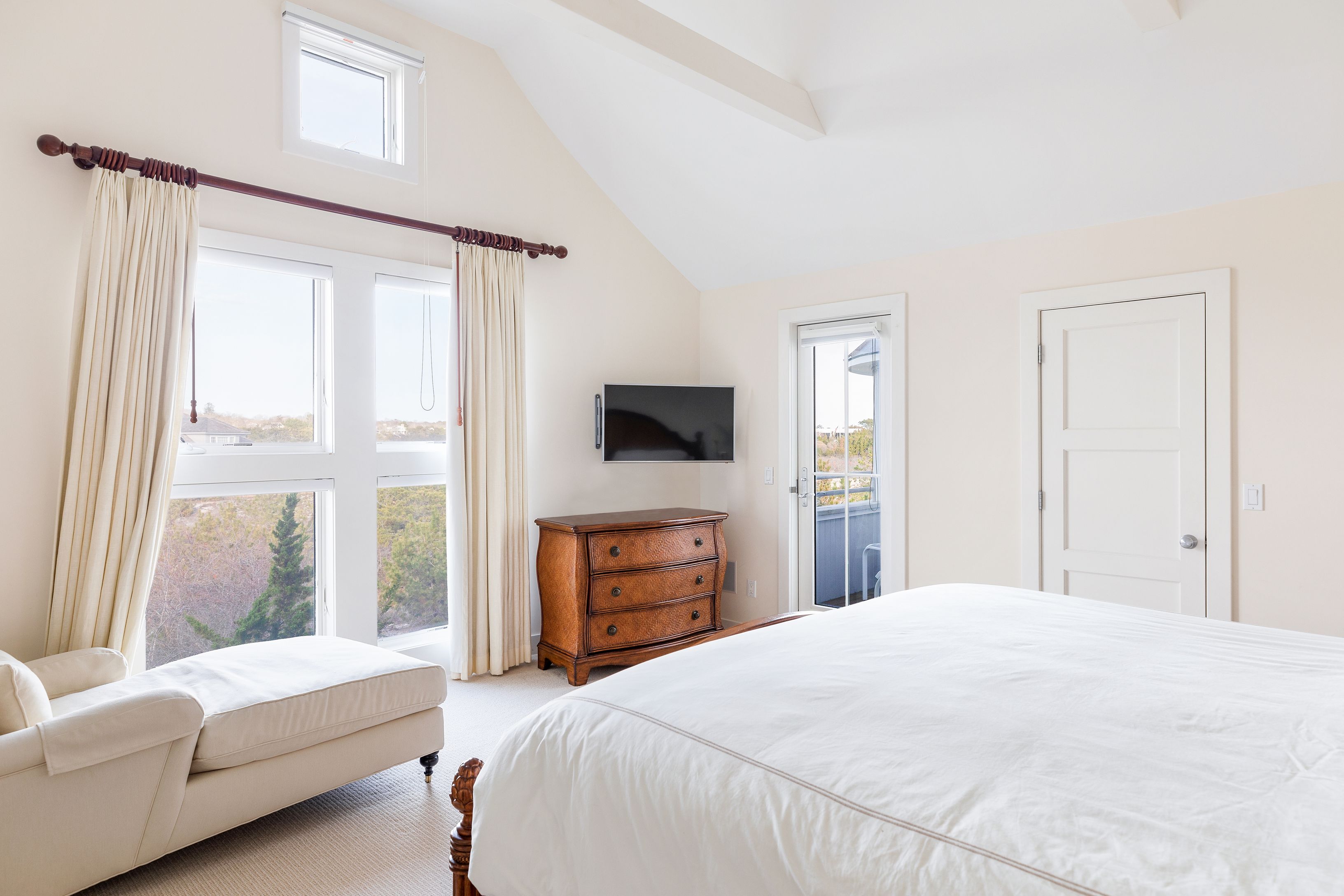 266 Marine Blvd, Amagansett, NY 11930 Out East