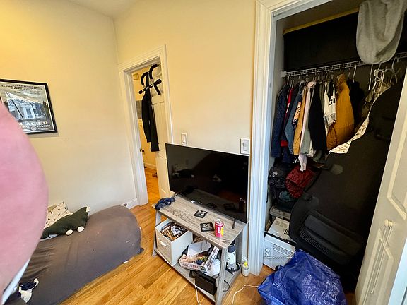 5th image of 322 Western Ave #1