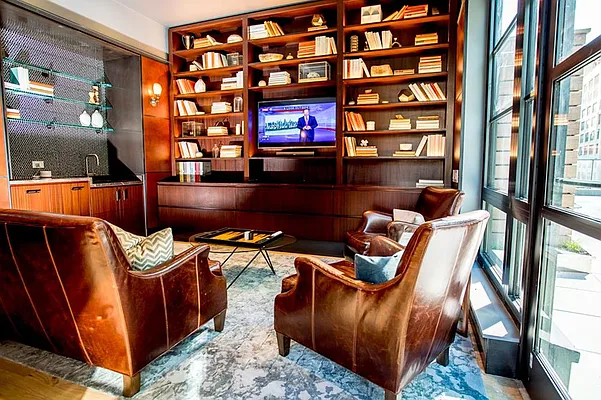 Rented by R New York | media 21