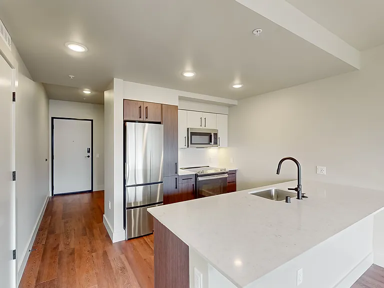 Capitol Hilltop Apartments — Photo 41