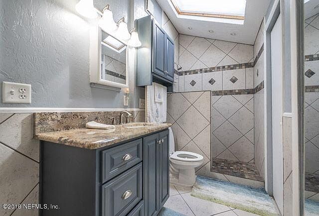 2nd image of 3803 Windjammer Ln