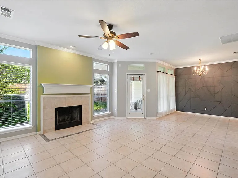 10222 Thornmont Ln — Photo 34