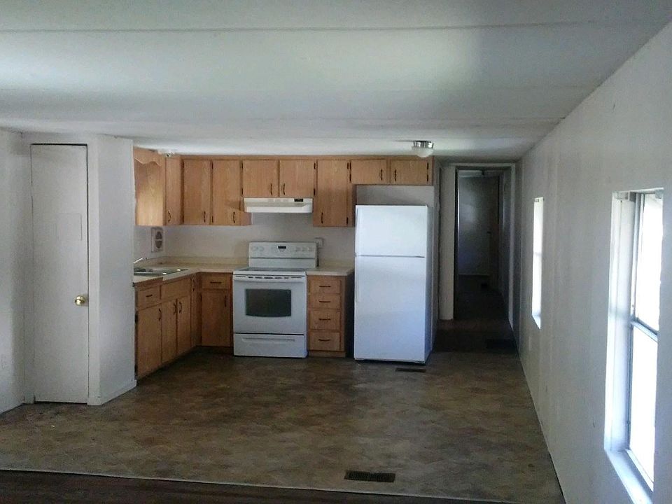 1st image of 5431 NE 35th St #21