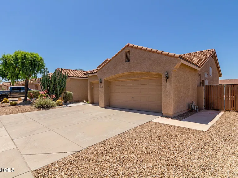 4327 E Sands Dr — Photo 3
