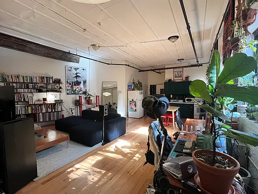 Rented by R New York | media 26