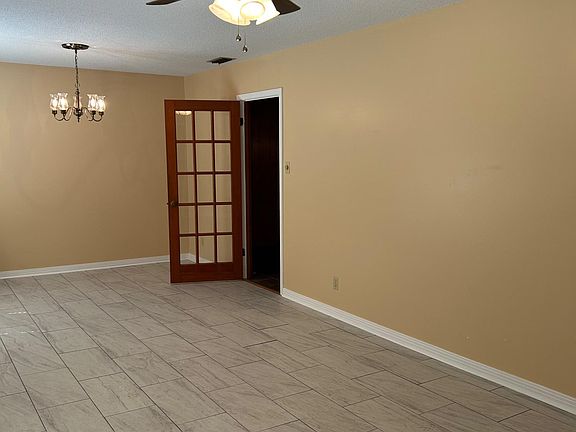 2nd image of 721 Mae St