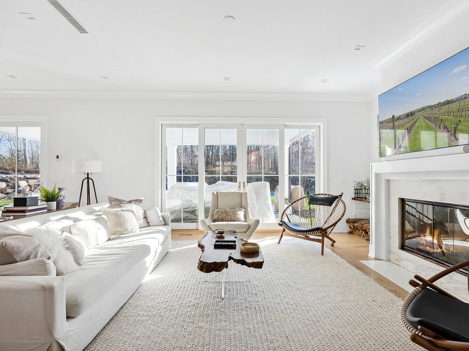 Like-New Modern Farmhouse In Sag Harbor — Photo 4