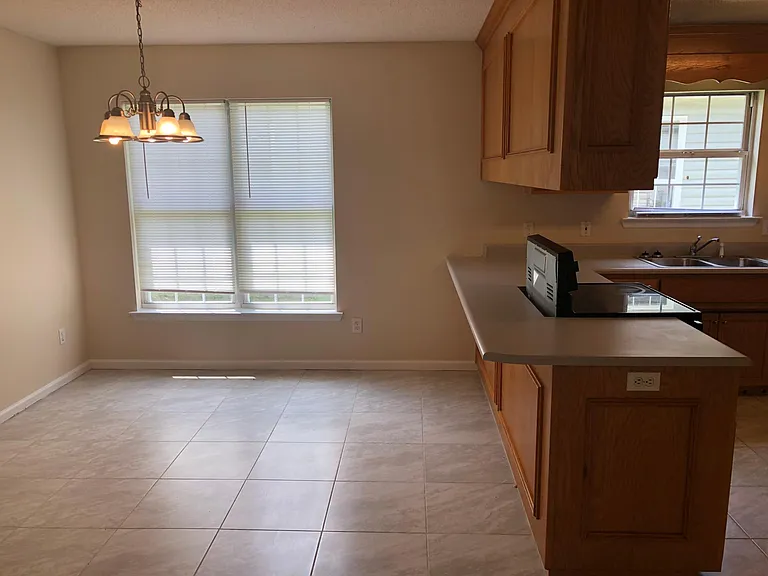 1635 Fresno St #1632 — Photo 9