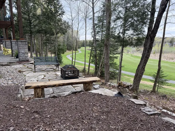 41 Clubhouse Dr, Huntsville, ON P1H 1B1