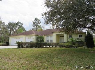 11 Cypress Blvd W, Homosassa, FL 34446