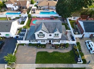6 Oregon St, Deer Park, NY 11729