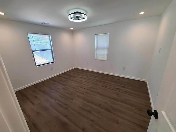 2nd image of 1565 Sanford Ave