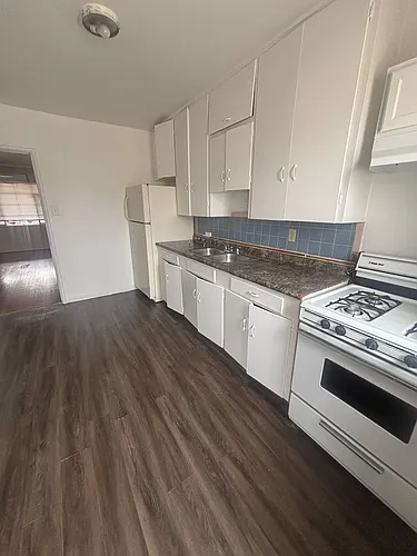 4011 Morehead Ave #3 Photo 1