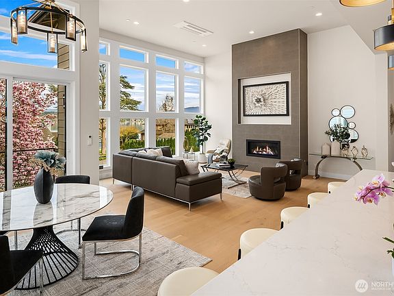 5th image of 240 W Lake Sammamish Parkway SE