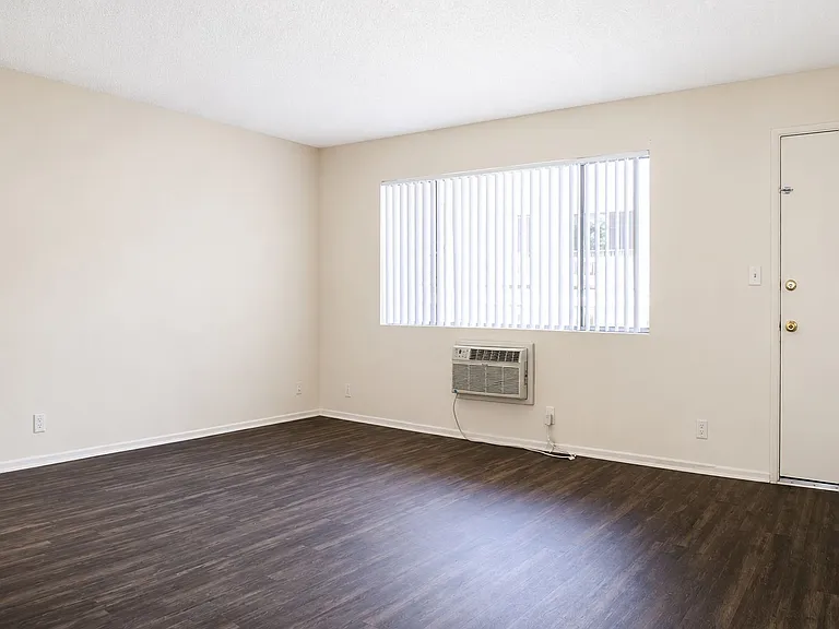 15120 Victory, LLC — Photo 4