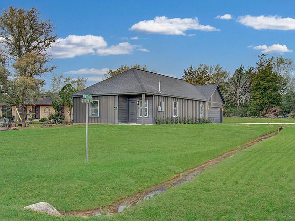 2nd image of 211 19th St