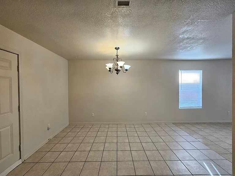 3003 Cantabrian Dr #D — Photo 7