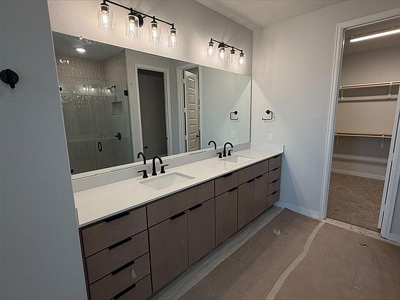 5th image of 326 Big Banyan Dr