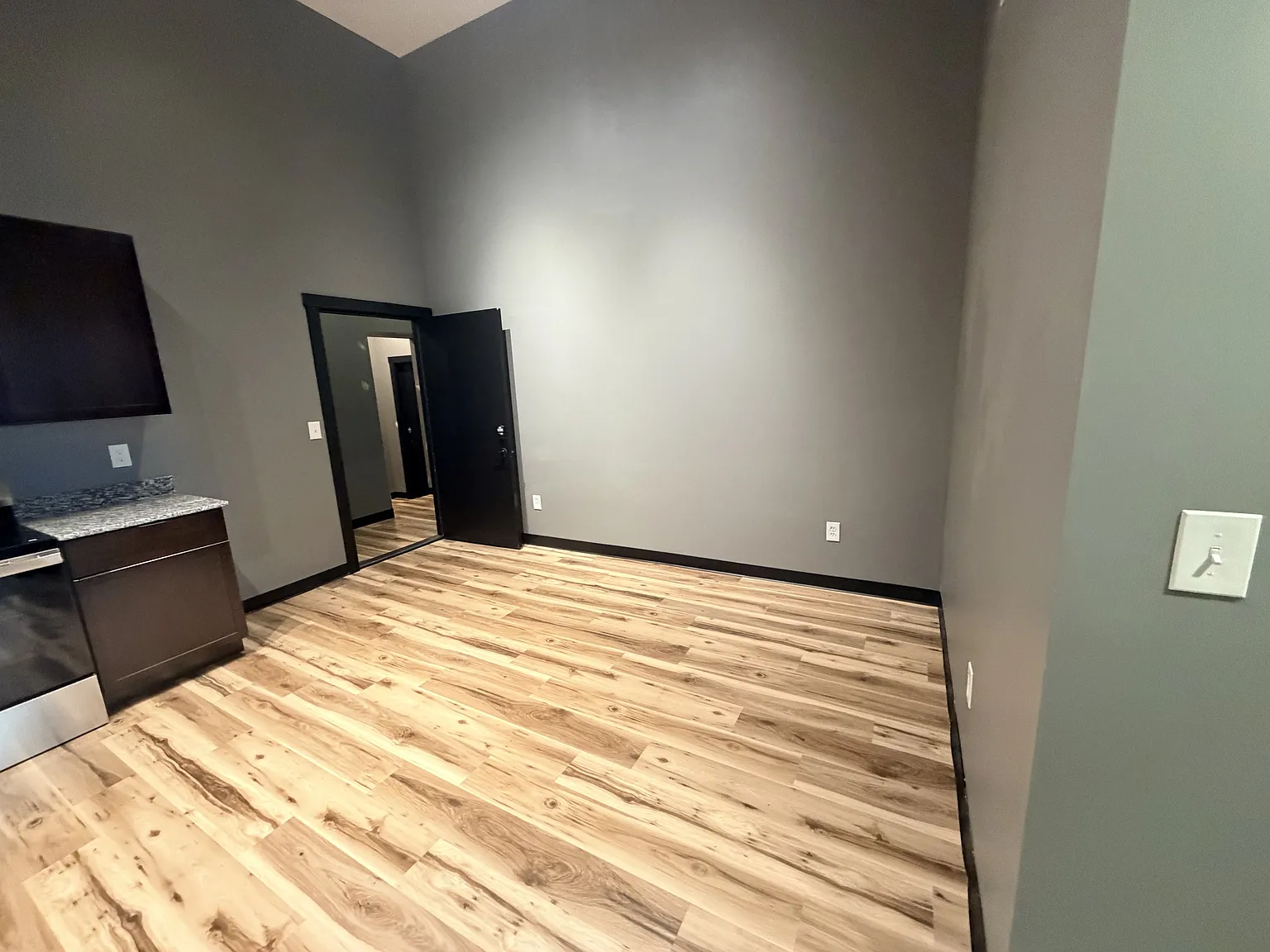 126 East Jefferson Street - 6 — Photo 3