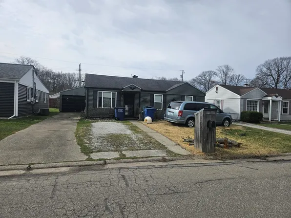 1638 Stone Lake Dr, La Porte, IN 46350