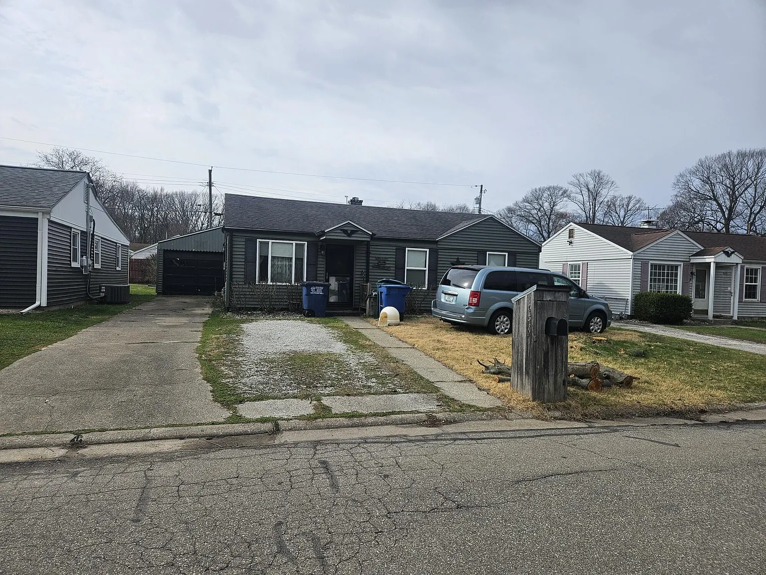 1638 Stone Lake Dr photo 1