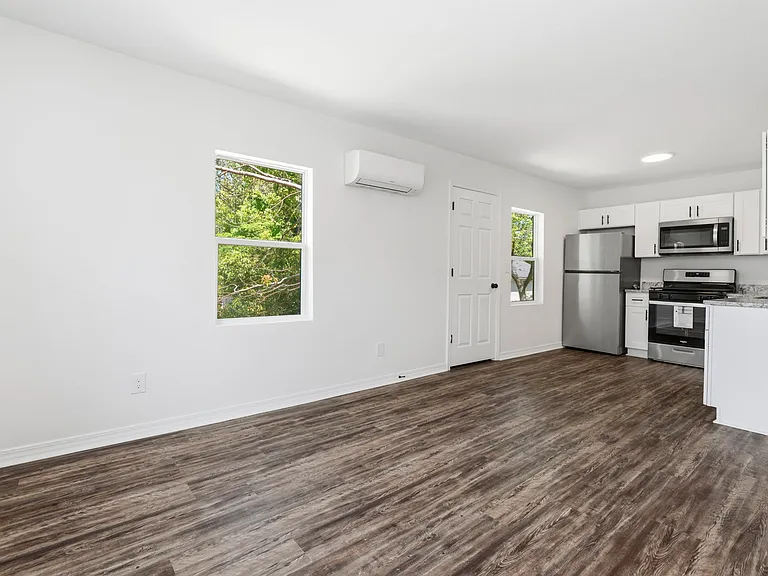 377 Tuttle Ave #A — Photo 14