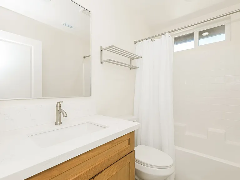 Spacious 3BR/2BA Home with Open Floor Plan, Garage & Washer/Dryer — Photo 68