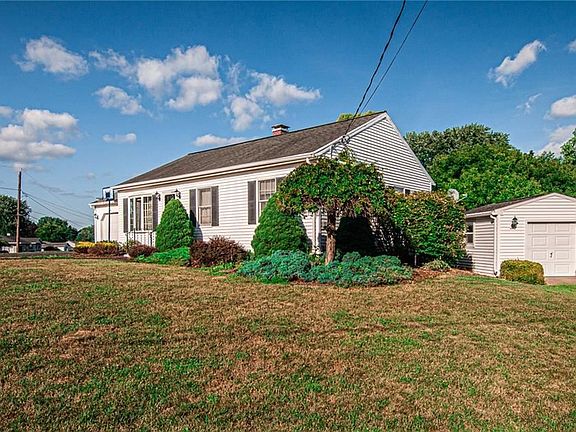 3rd image of 7 Woodburne Dr