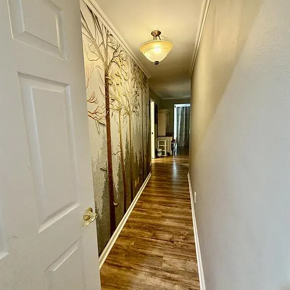 6075 Glendale Dr — Photo 9