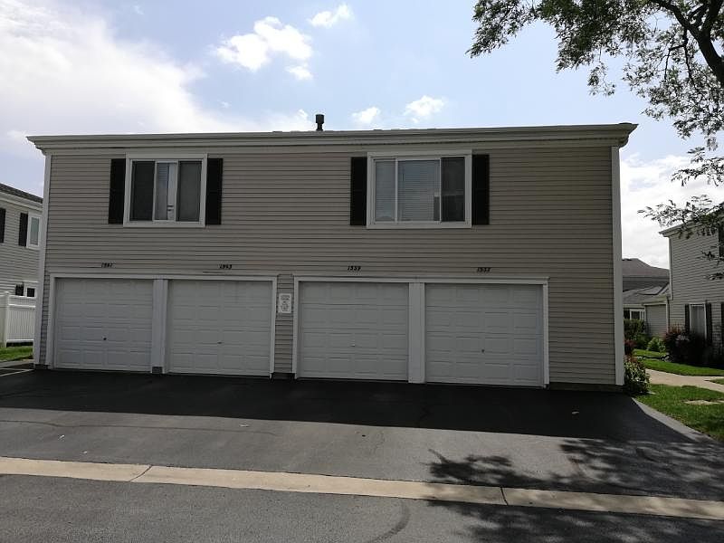 2nd image of 1537 Quaker Ln #D