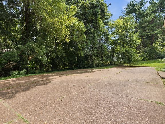 5th image of 473 Ellenwood Dr